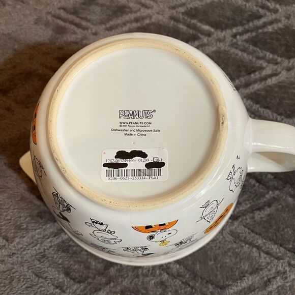 Peanuts Snoopy and the gang batter Bowl NWT - Picture 8 of 9